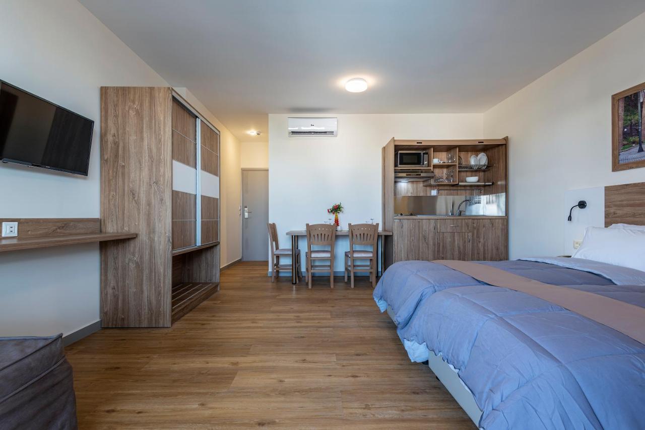 Pelopas Hotel Tigkaki  Ngoại thất bức ảnh